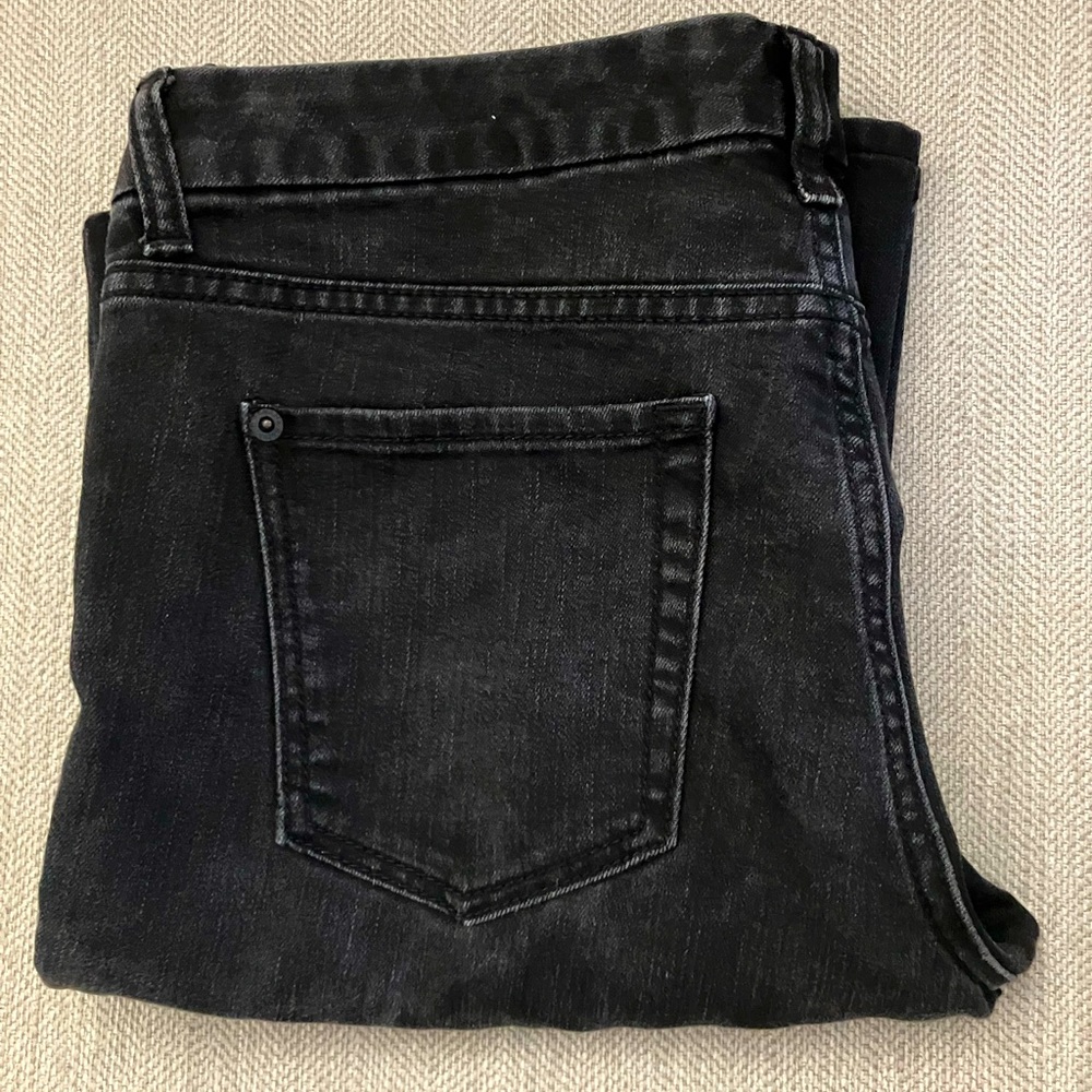 Banana Republic women’s black boot cut/flare jeans.  Stretchy and soft.  Size 6.